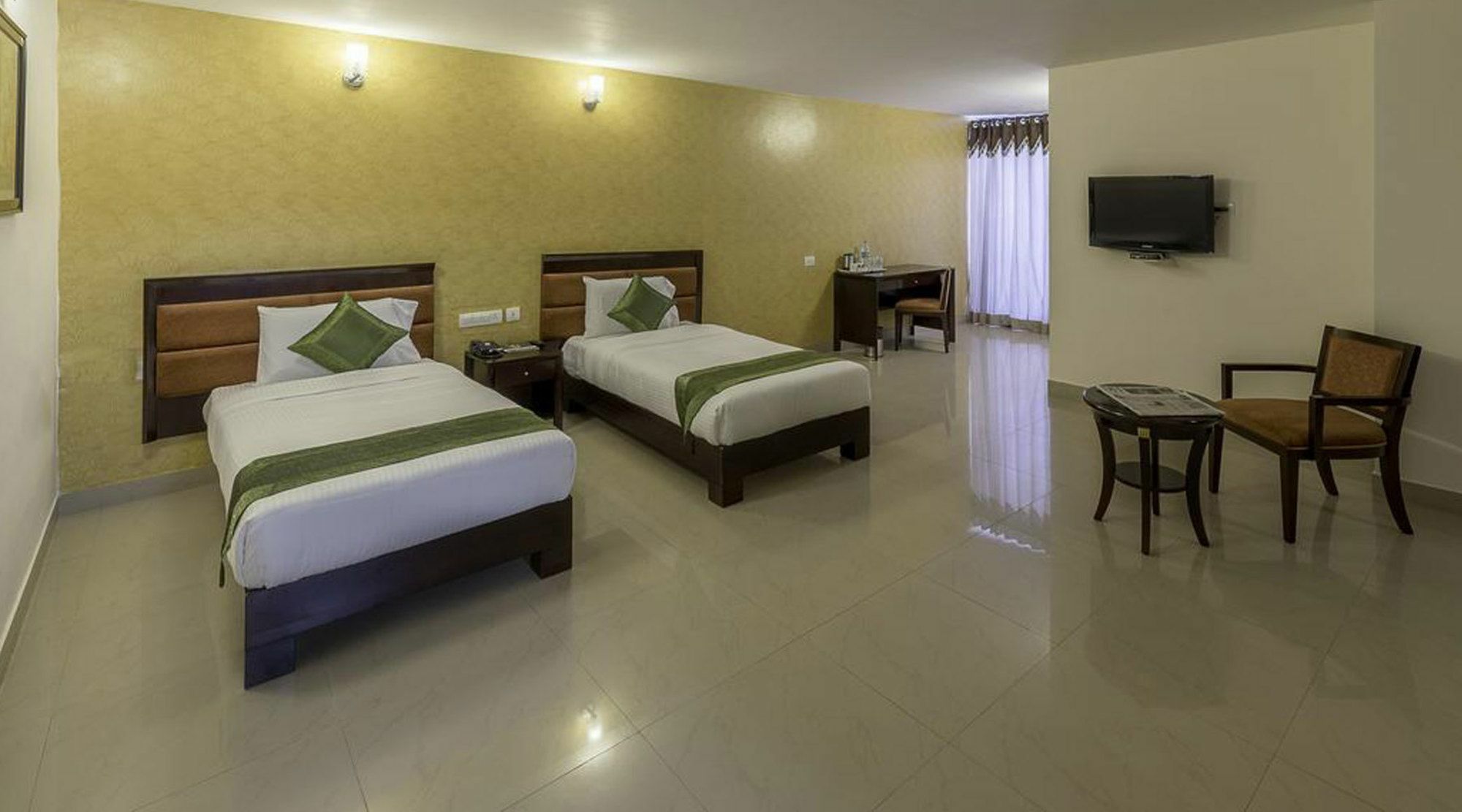 Hotel Treebo Crystal Castle Bangalore Esterno foto