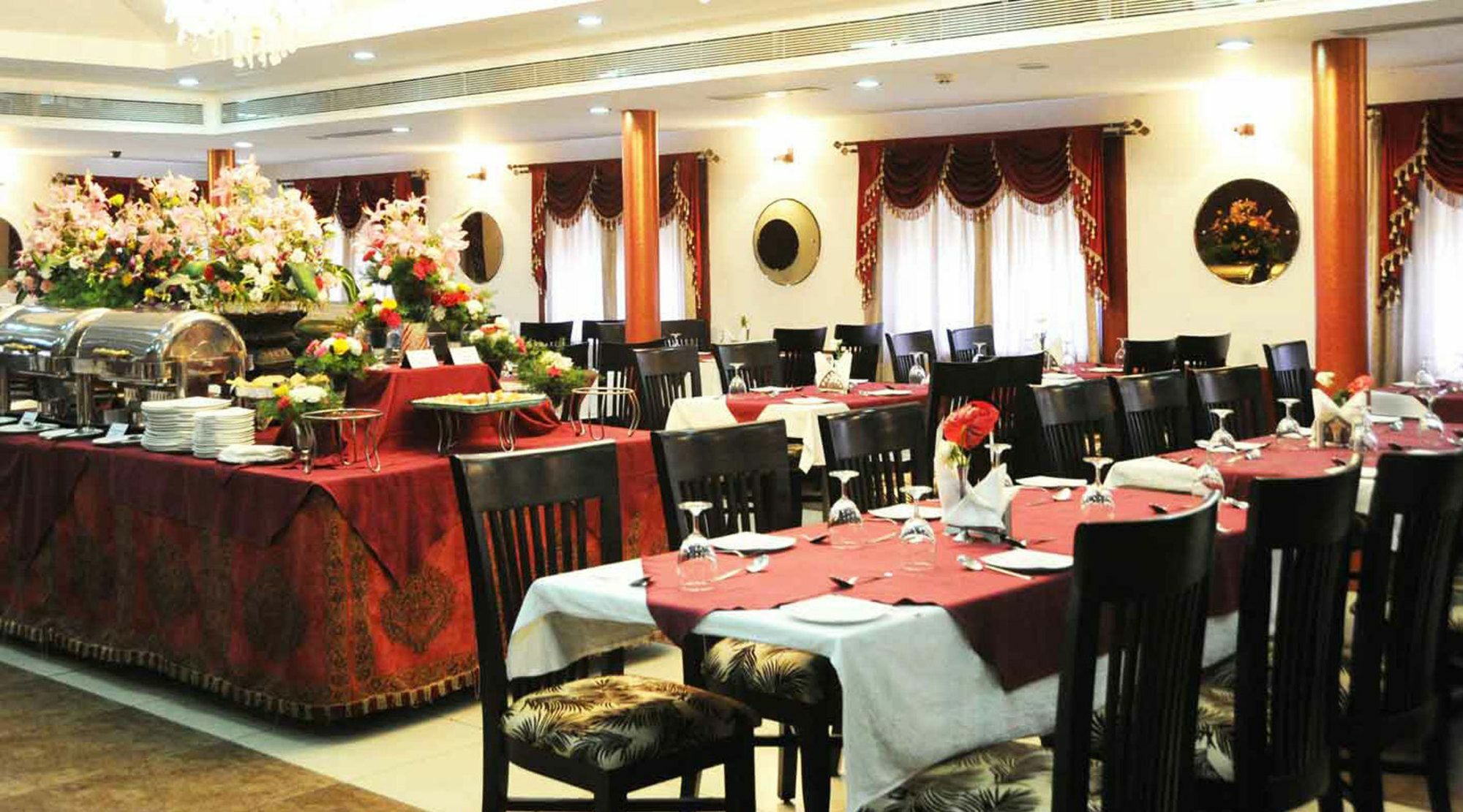 Hotel Treebo Crystal Castle Bangalore Esterno foto