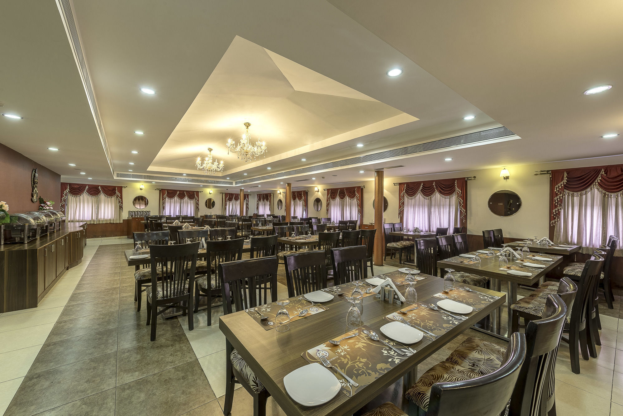 Hotel Treebo Crystal Castle Bangalore Esterno foto