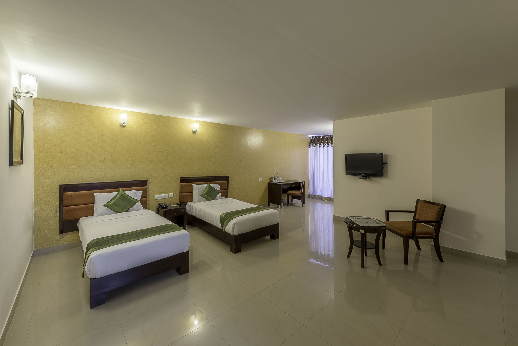 Hotel Treebo Crystal Castle Bangalore Esterno foto